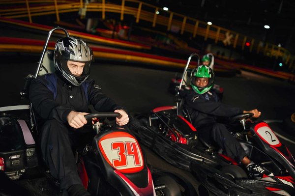 Des tarifs avantageux pour vivre l'adrénaline du Karting électrique indoor