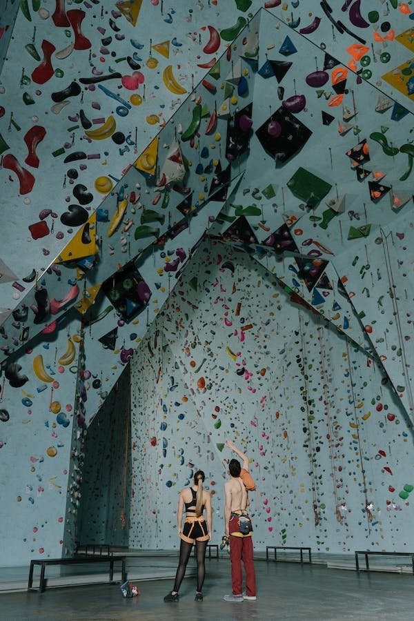 Pourquoi faire de l'escalade de bloc en salle ?